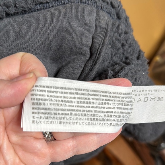 Abercrombie & Fitch Soft A&F Leather Trim Sherpa Fleece Jacket Size Small - Picture 9 of 10